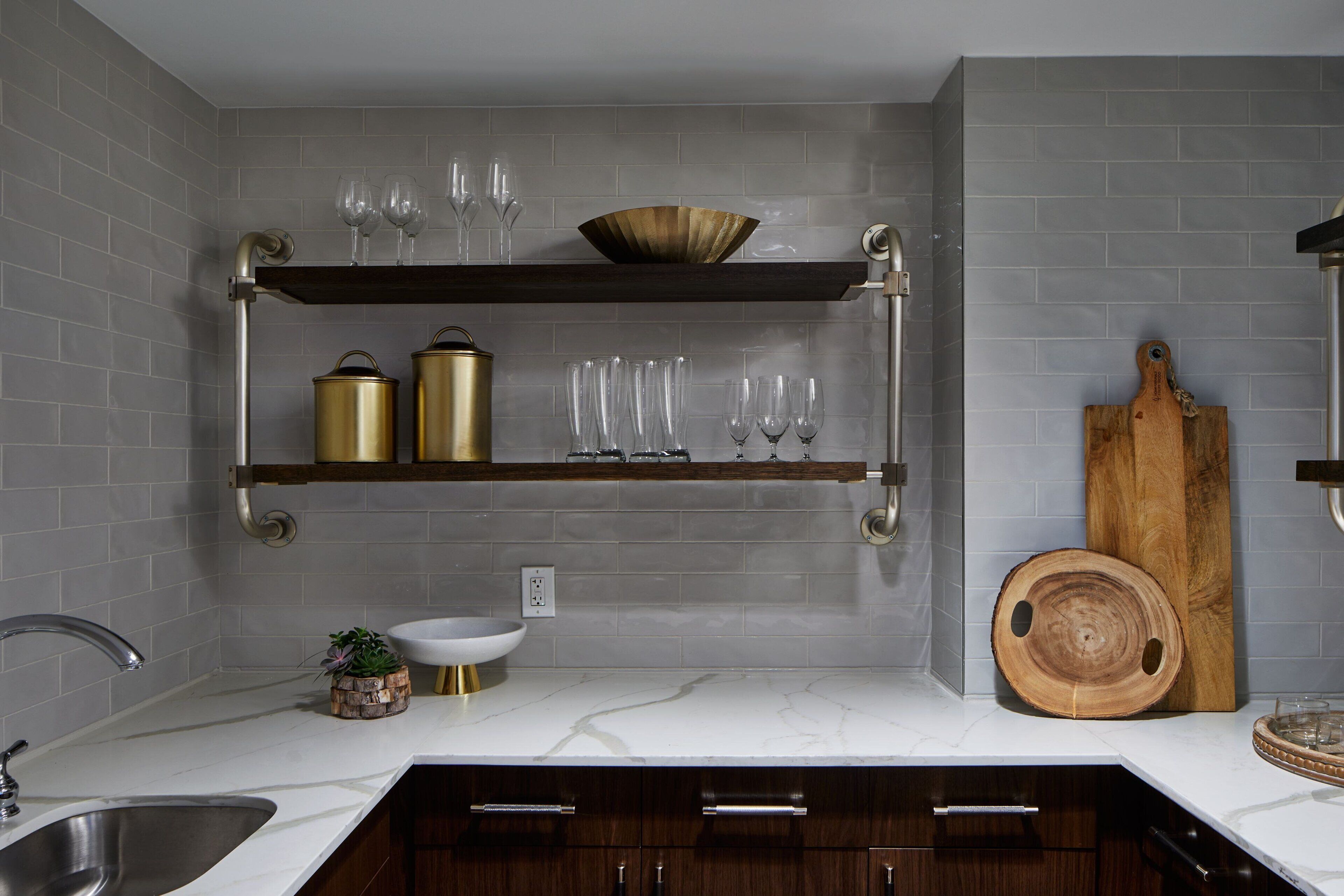 mini-fridge, coffee/tea maker