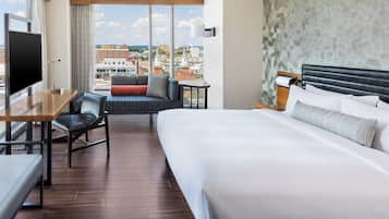 Room, 1 King Bed, Corner