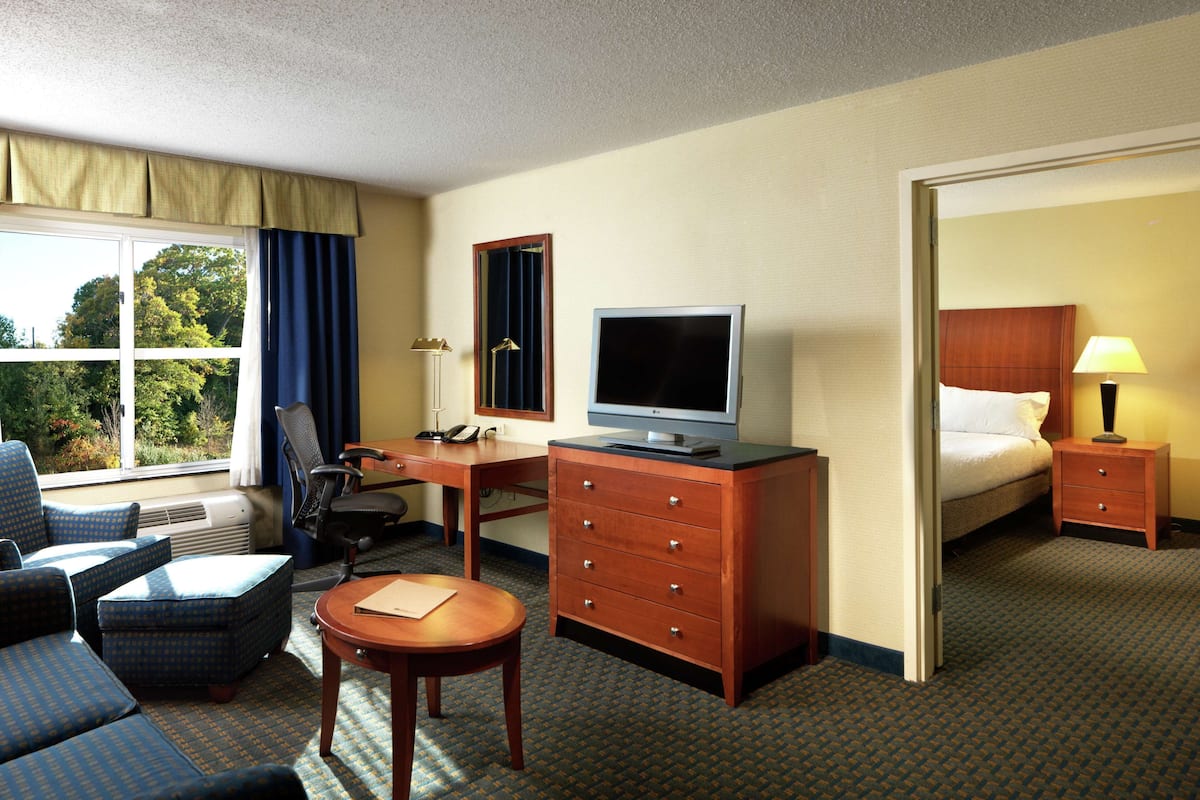 Premium bedding, Tempur-Pedic beds, individually furnished