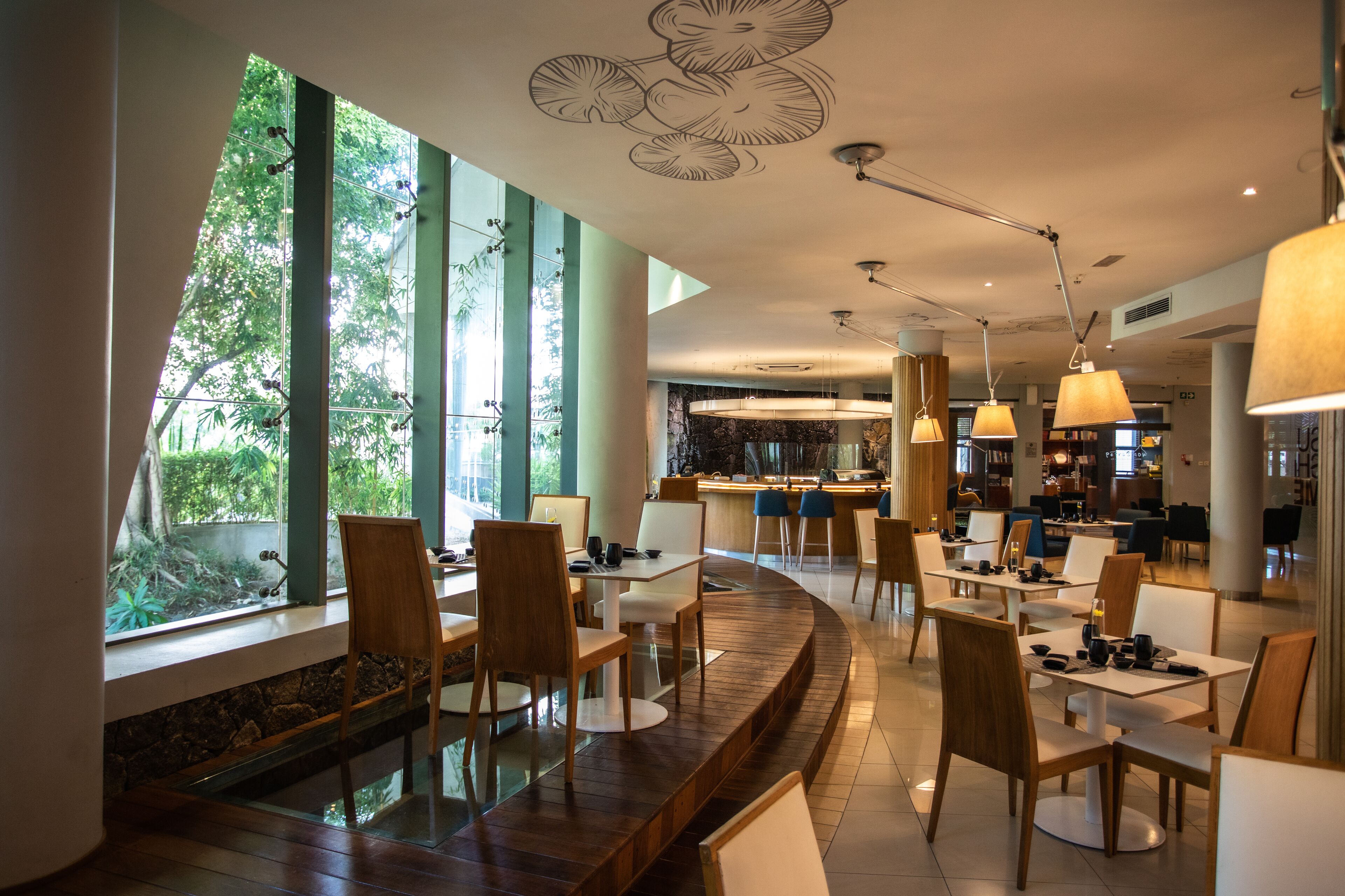 2 間餐廳，供應早餐