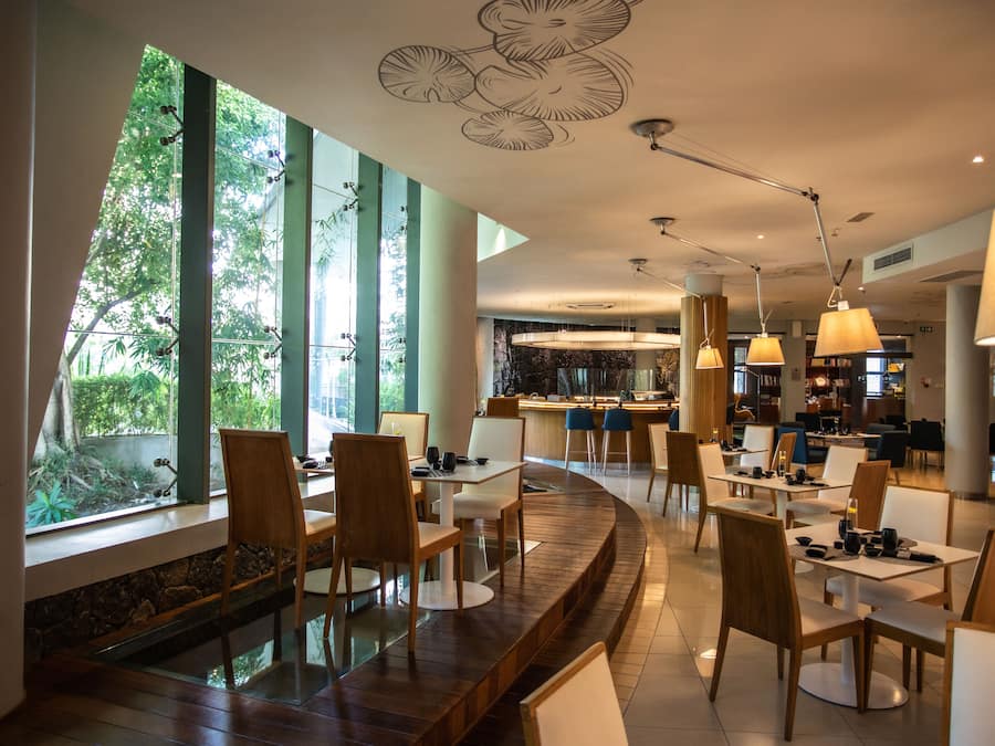 2 restaurants servant le petit déjeuner