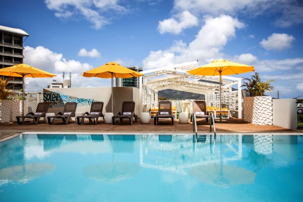 Outdoor pool, pool loungers