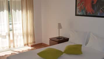 Apartment, 1 Bedroom | Free cots/infant beds, rollaway beds, free WiFi, bed sheets