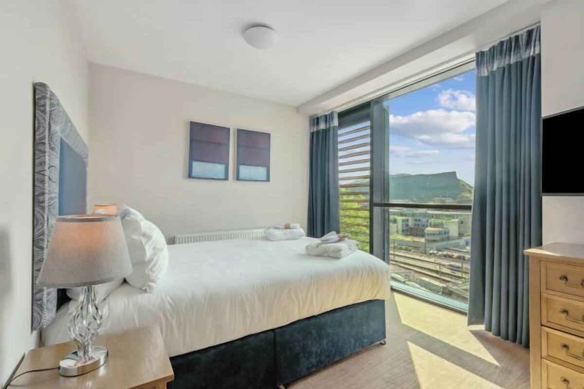 1 Schlafzimmer, Schreibtisch, Verdunkelungsvorhänge