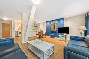 Apartment, 2 Bedrooms | Living area