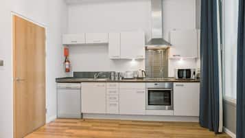 Studio, 1 Double Bed | Private kitchen | Fridge, microwave, stovetop, dishwasher