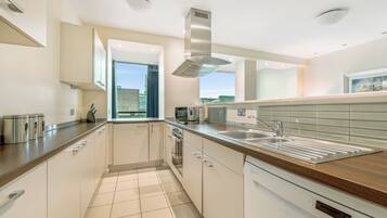 Leilighet, 1 soverom | Eget kjøkken | Kjøleskap, mikrobølgeovn, kokeplater og oppvaskmaskin