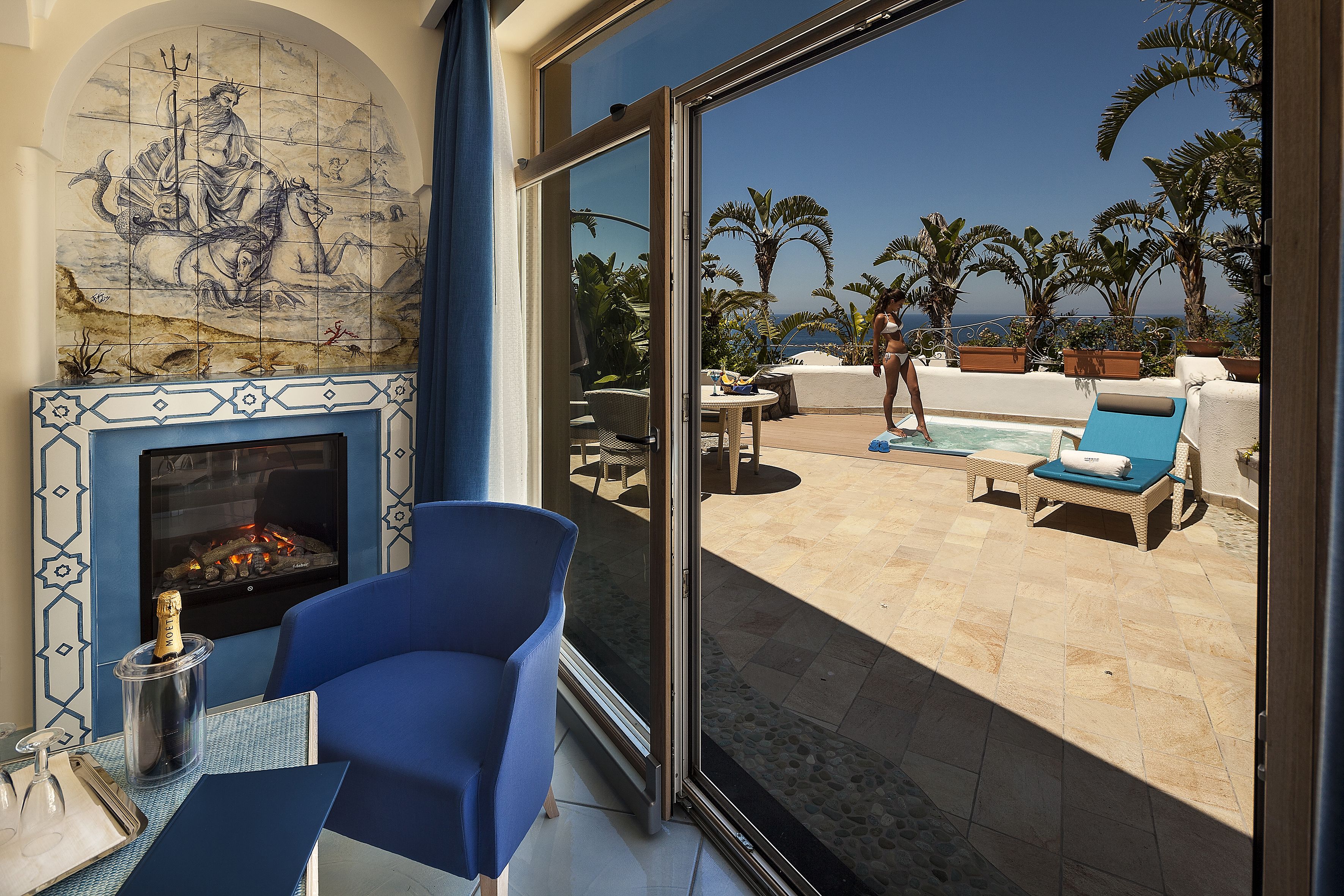 Exclusive Suite (Spa Access) | Minibar, in-room safe, desk, blackout drapes