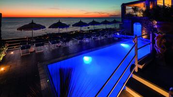 Tina de hidromasaje al aire libre