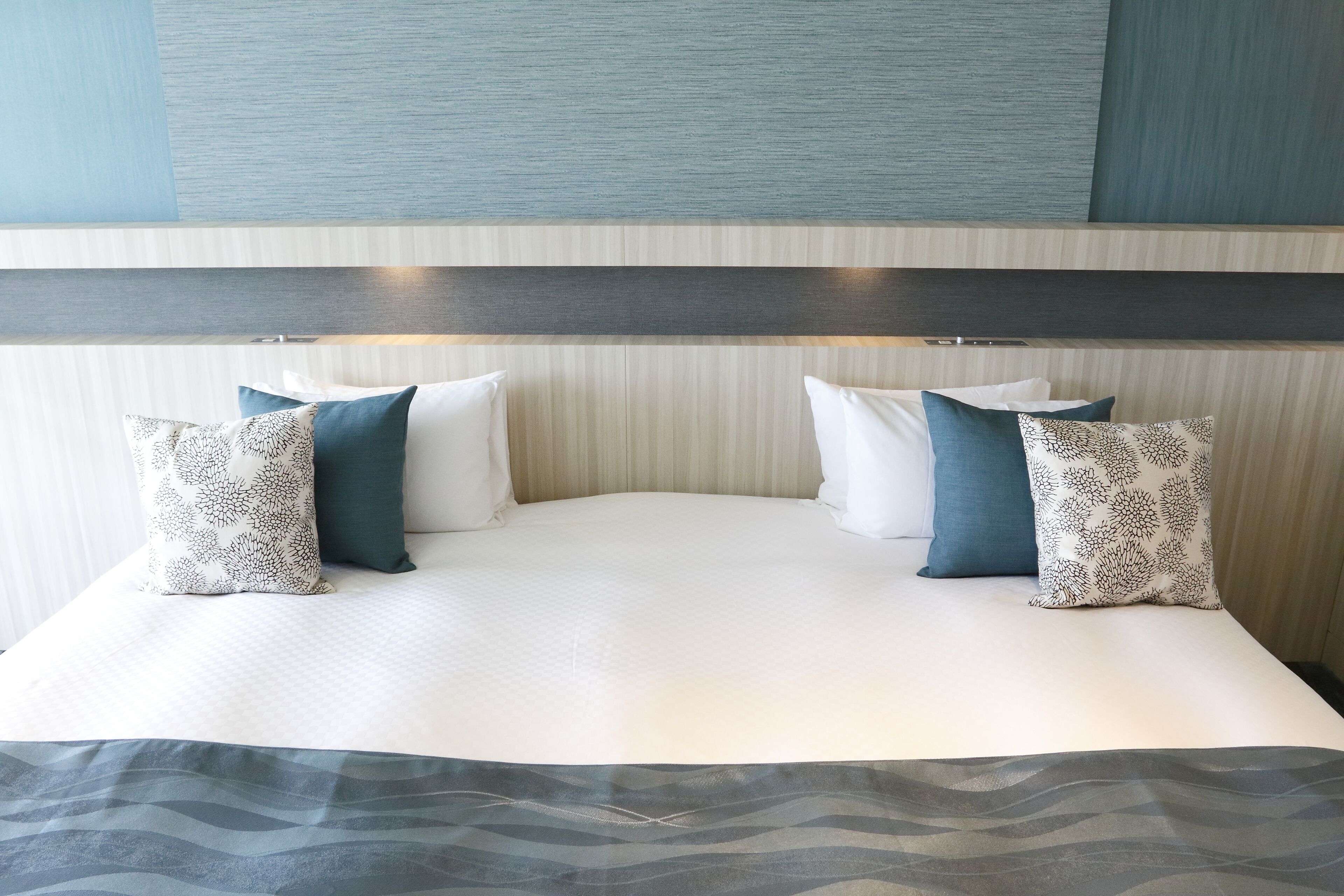 1 bedroom, in-room safe, desk, blackout curtains