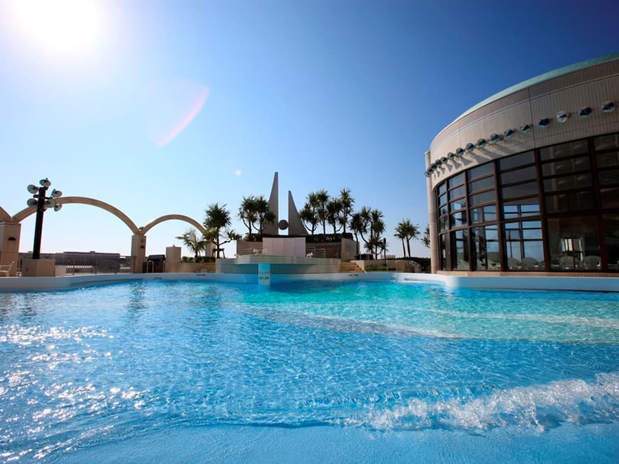 Indoor pool, seasonal outdoor pool