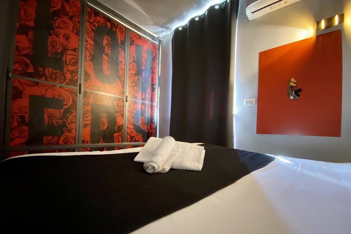 Coffres-forts dans les chambres, bureau, Wi-Fi gratuit, draps fournis