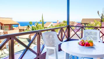 Căn hộ Tiêu chuẩn, 1 phòng ngủ, quang cảnh biển | 1 phòng ngủ, két bảo mật tại phòng, bàn, bàn ủi/dụng cụ ủi quần áo