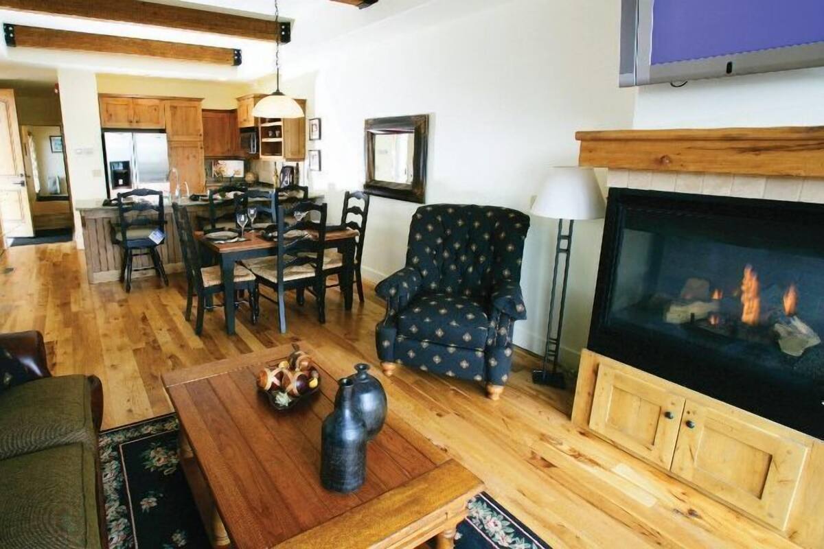 Maison mitoyenne, 2 chambres | Salle de séjour
