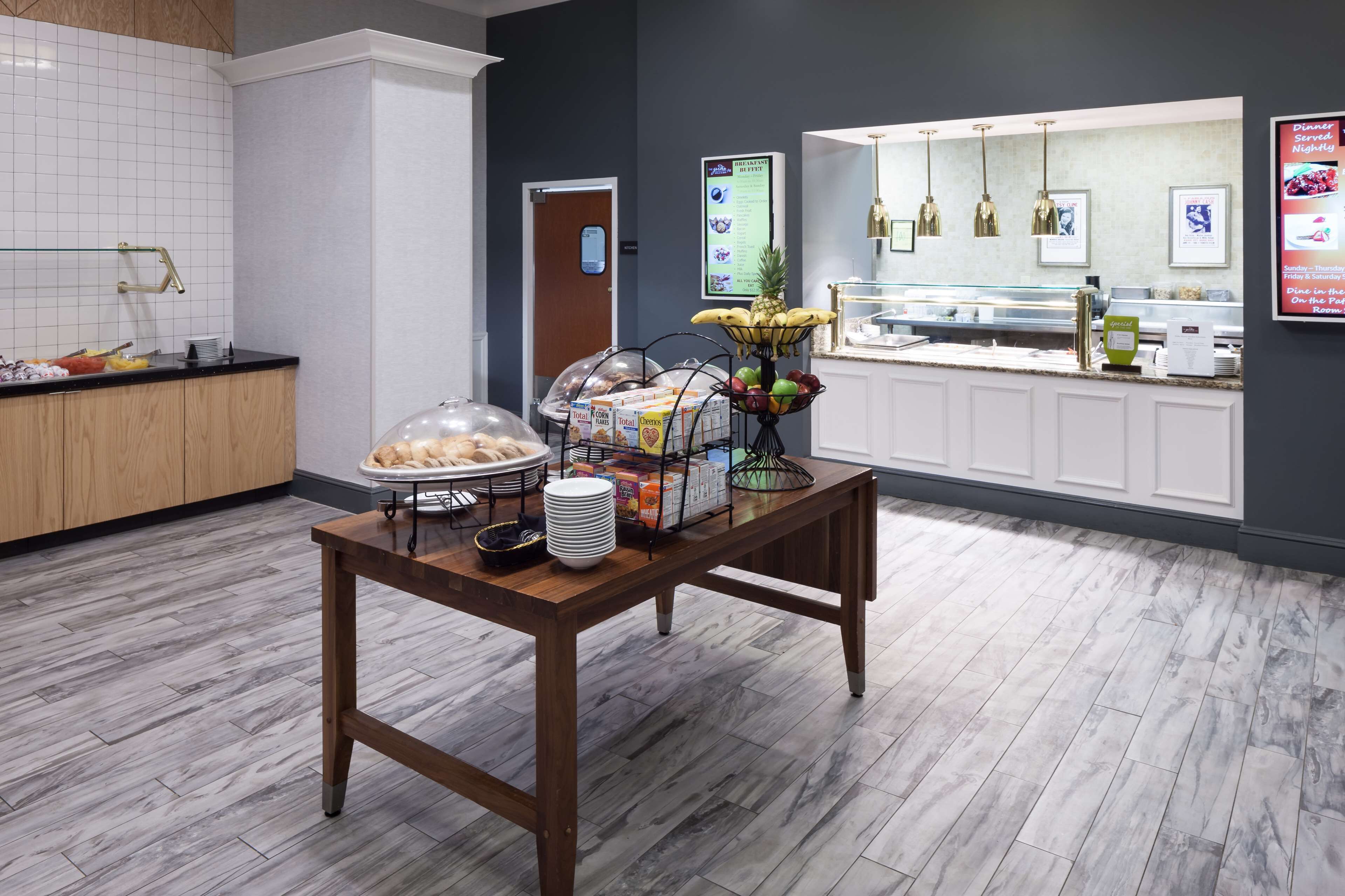 daily cooked-to-order breakfast (usd 19.00 per person)