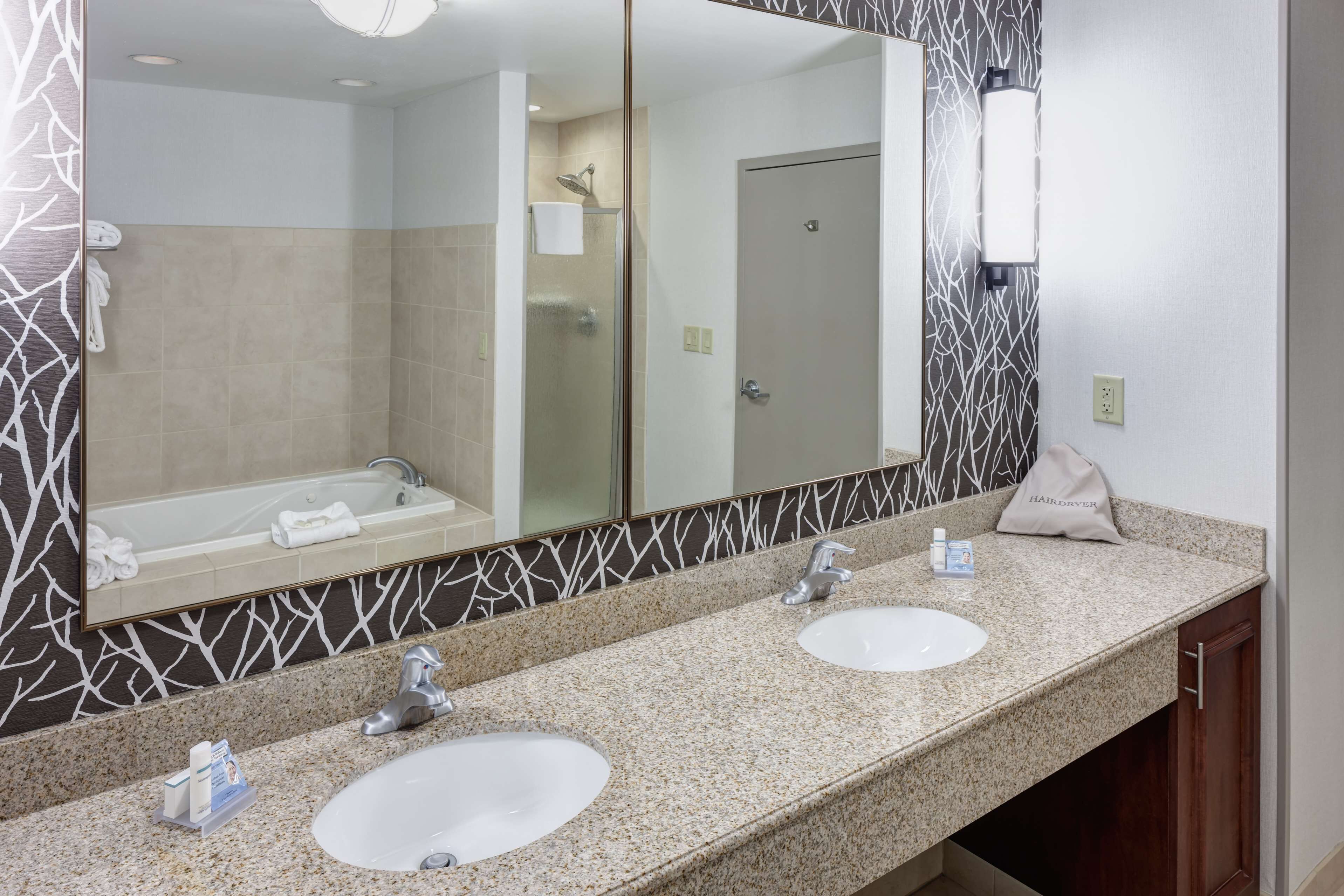 combined shower/bathtub, free toiletries, hair dryer, towels