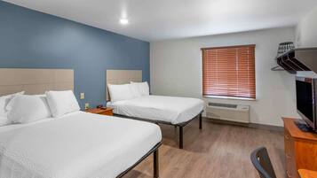 Standard Studio, 2 Katil Kelamin (Double), Non Smoking, Refrigerator & Microwave | Meja, ruang kerja komputer riba, seterika/papan seterika, Wi-fi percuma