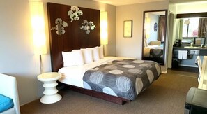 办公桌、隔音、熨斗/熨板、免费 WiFi