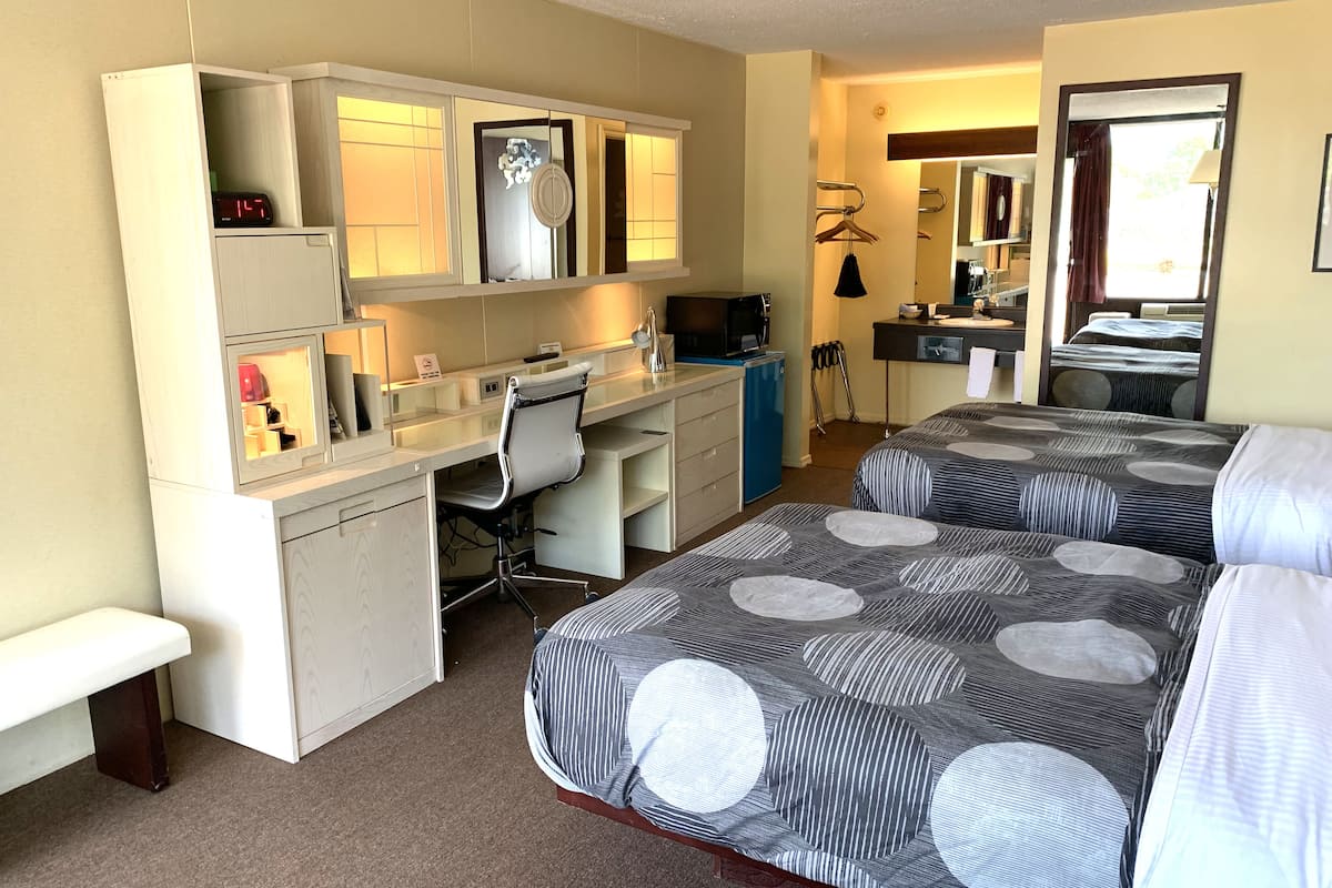 desk, soundproofing, iron/ironing board, free wifi