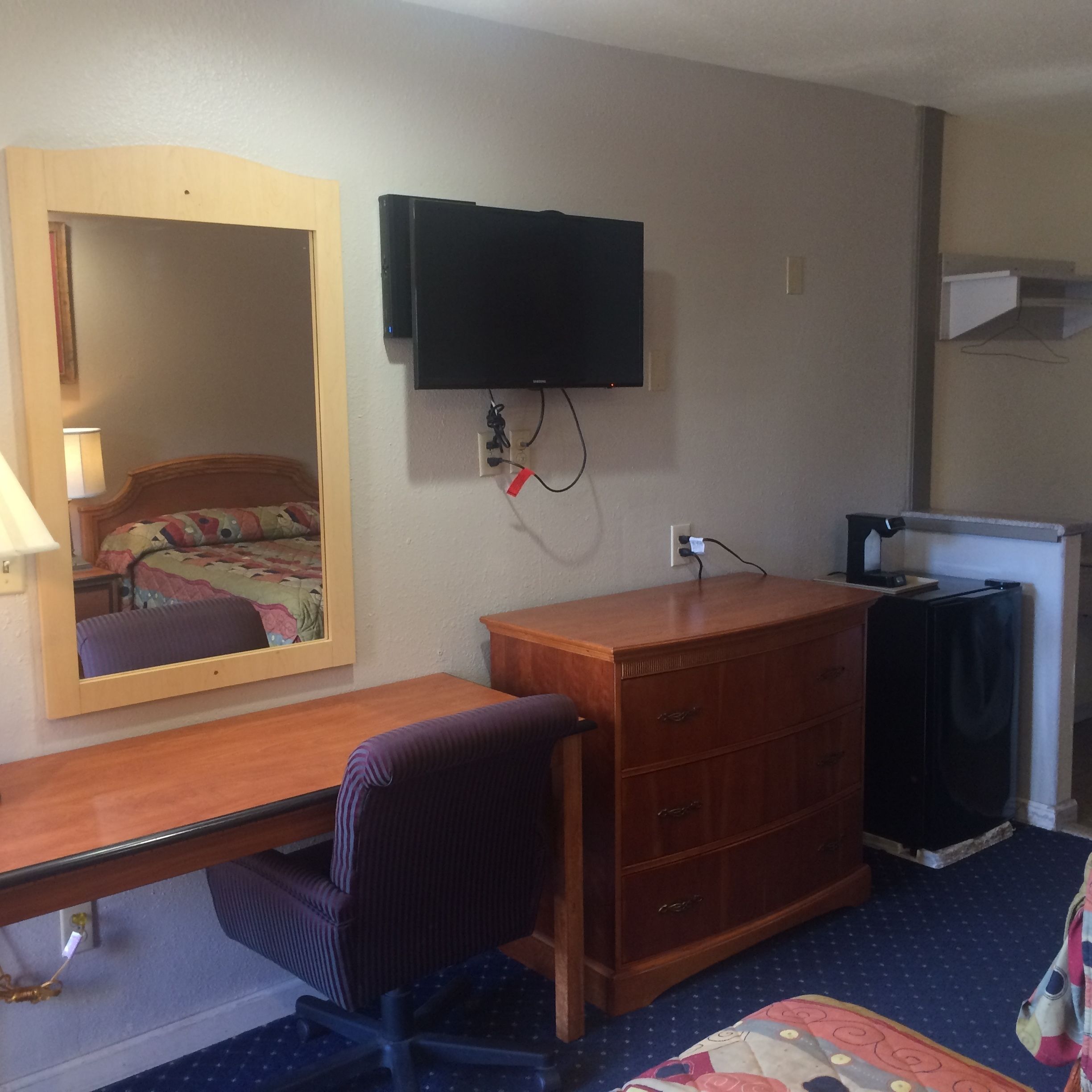 Photo - Crown Lodge Motel
