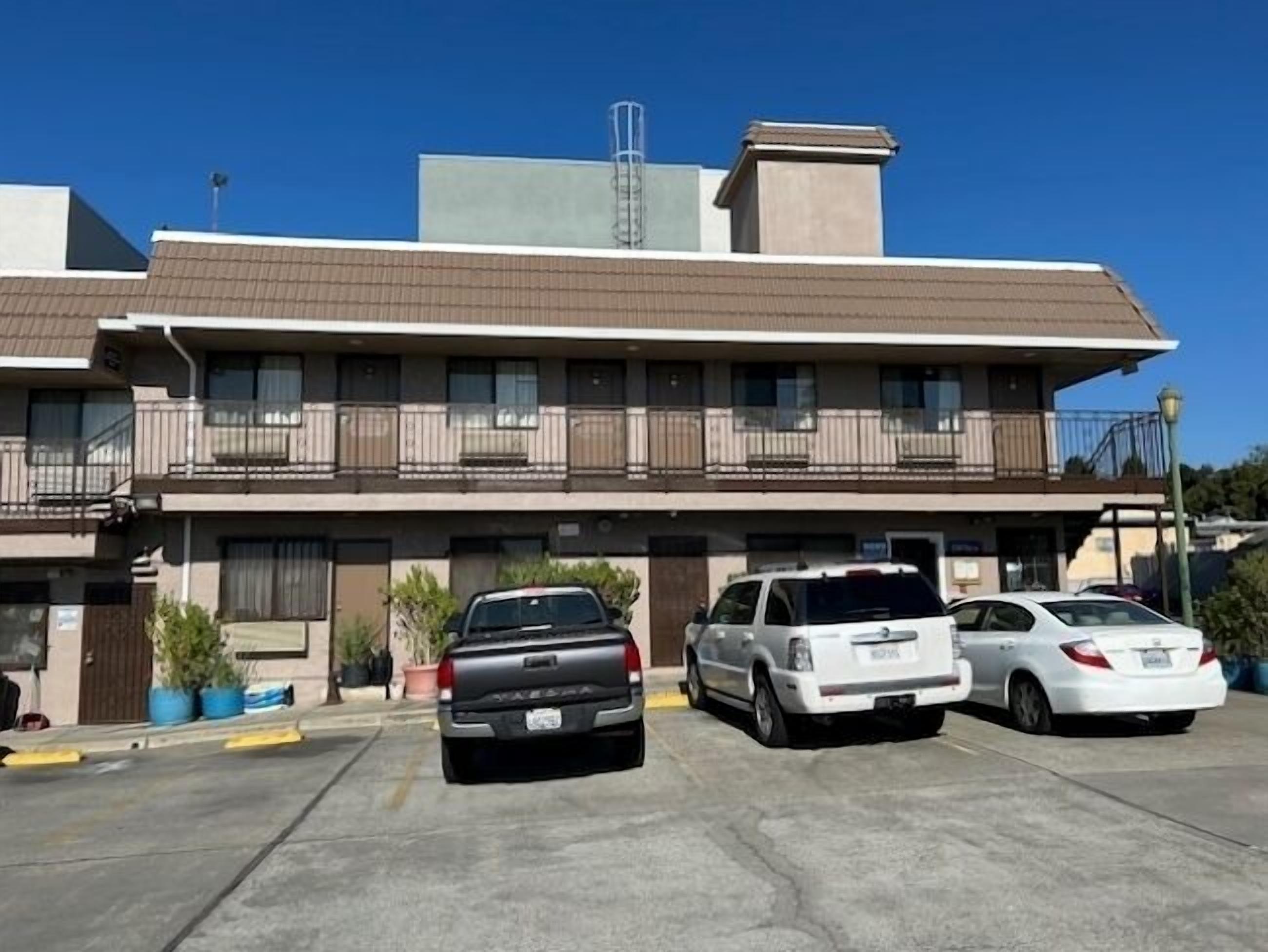 Photo - Crown Lodge Motel