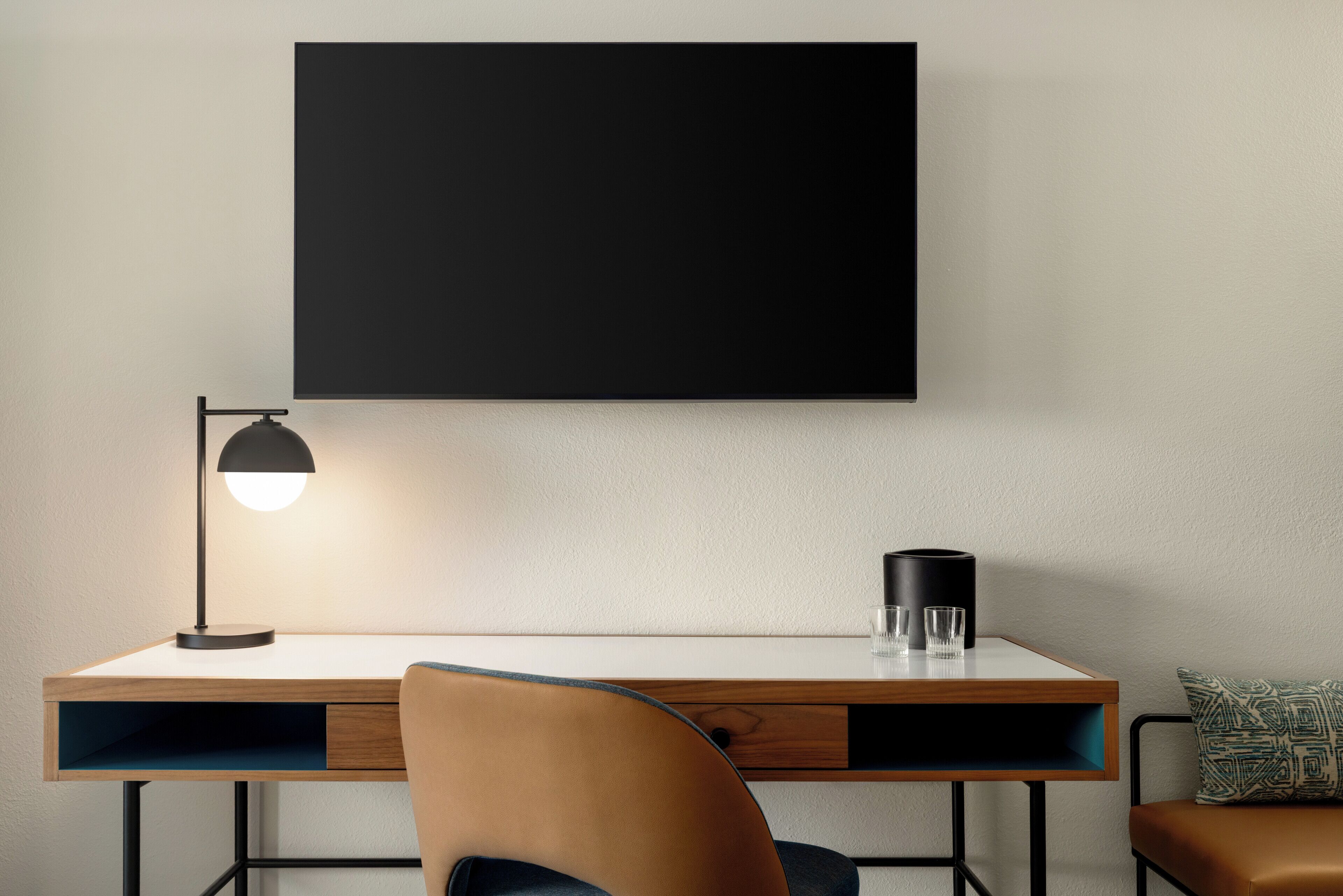 in-room safe, desk, laptop workspace, blackout curtains