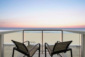 Caja fuerte, escritorio, espacio para trabajar con un portátil