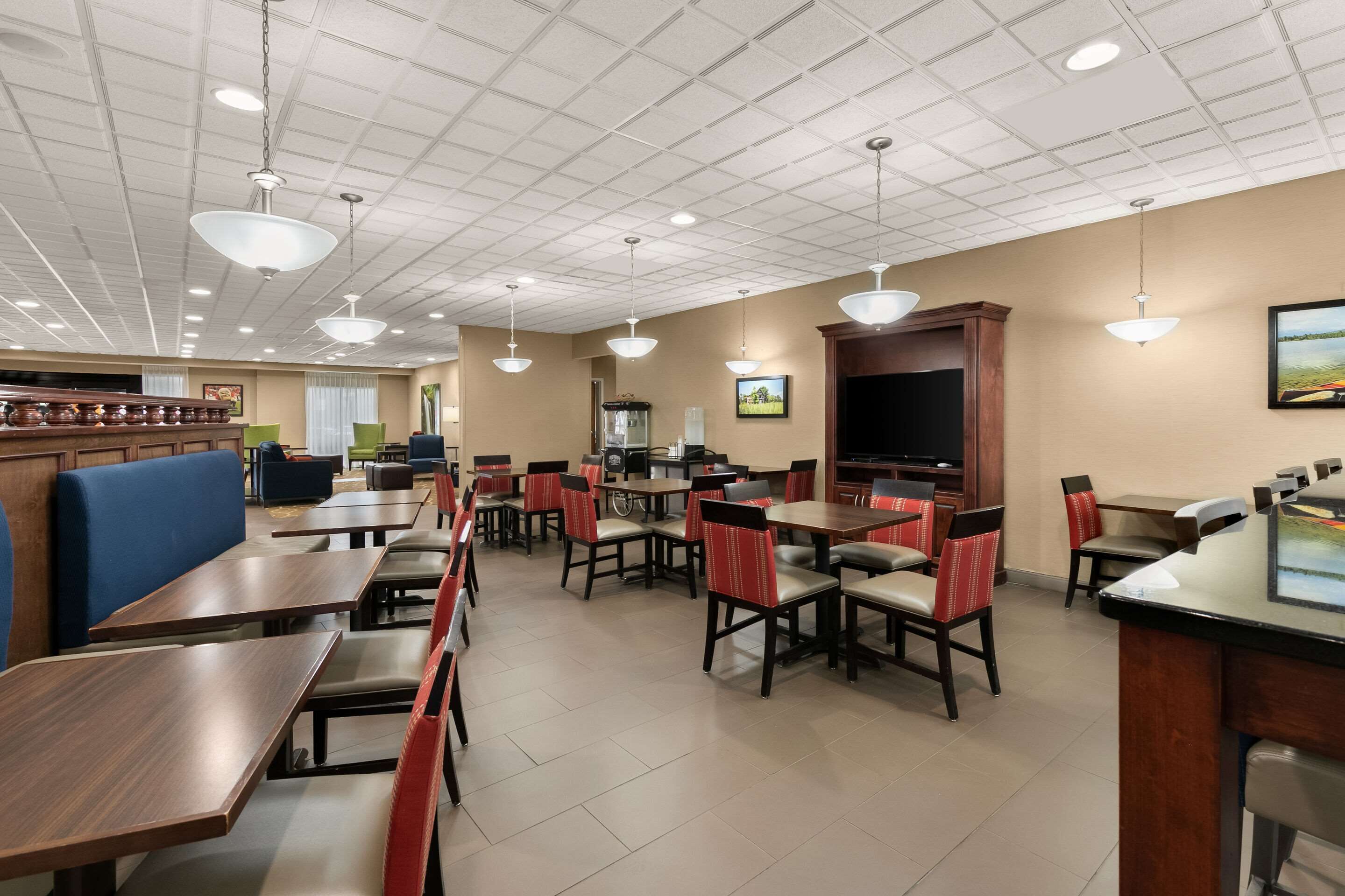 Tägliches inbegriffenes Frühstück zur Selbstbedienung