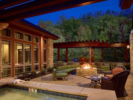 Hilton Garden Inn Gatlinburg - Image 2