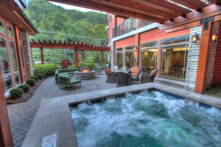 Hilton Garden Inn Gatlinburg - Image 19