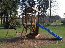 儿童活动区 - 室外