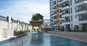 Pool - Royal Orchid Suites (Bengaluru)