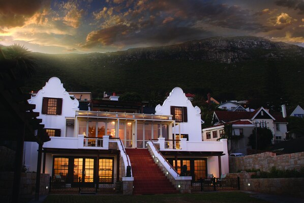 プレミア ハウス 6 ベッドルーム シービュー | セーフティボックス (室内)、WiFi (無料)、ベッドシーツ