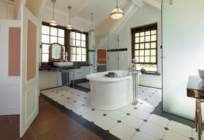 Casa Premier, 6 habitaciones, vista al mar | Baño | Tina y regadera independientes y tina profunda 