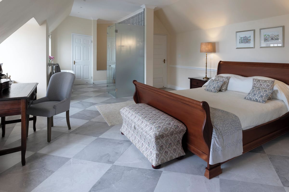 Deluxe tweepersoonskamer (Manor) | Een kluis op de kamer, gratis wifi, beddengoed