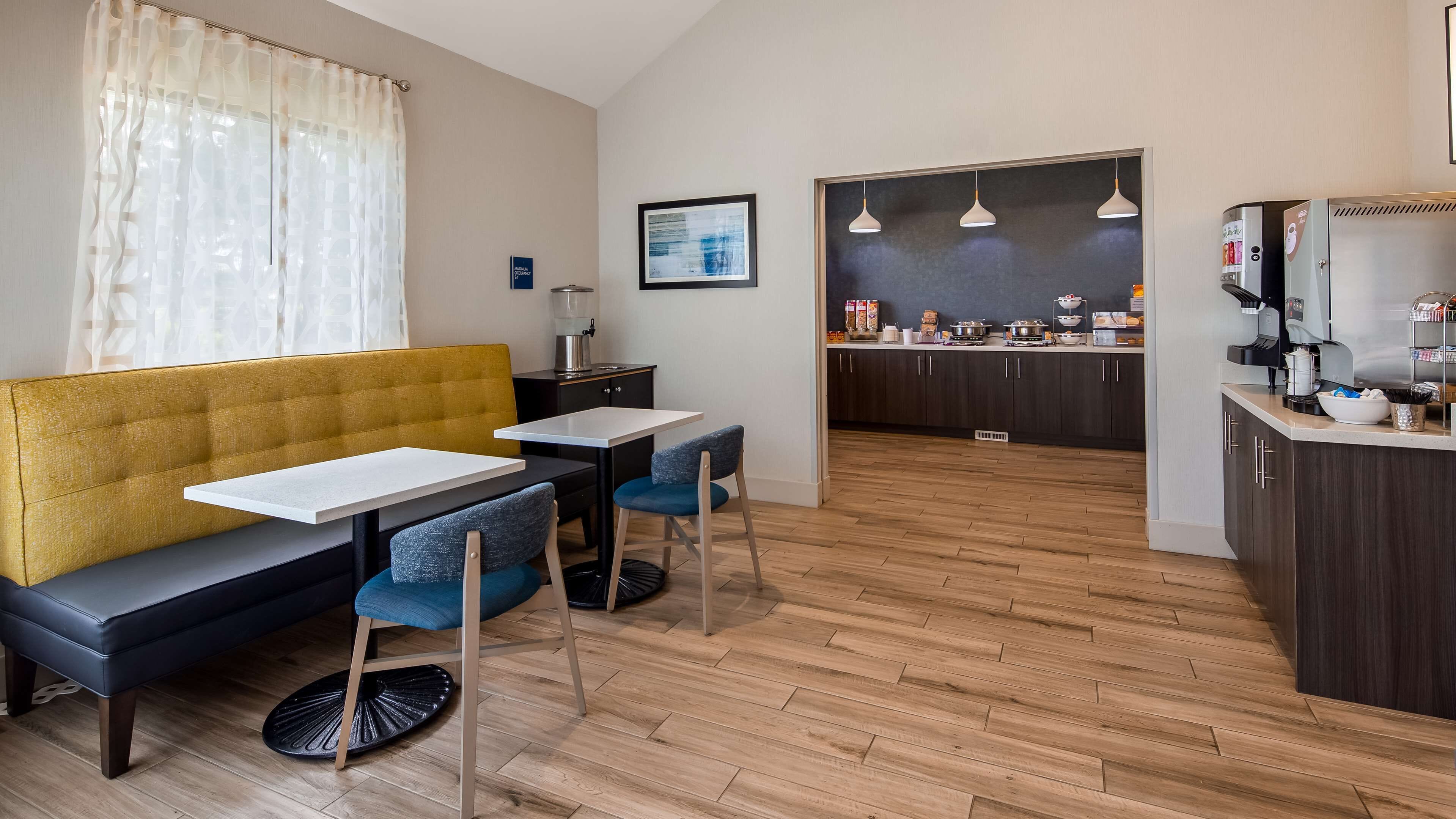 Free daily continental breakfast 