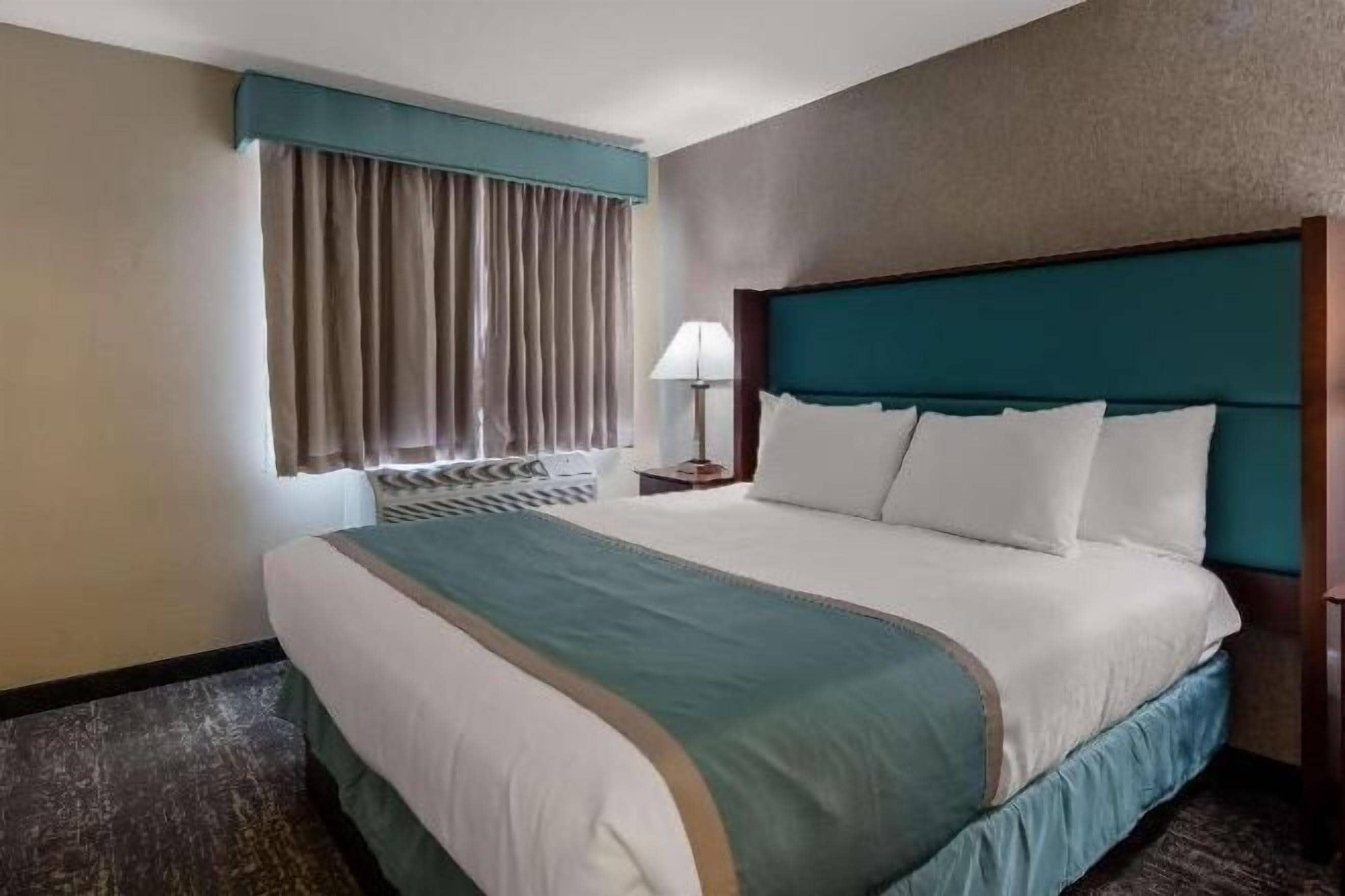 高档床上用品、特色装修、特色家居、办公桌