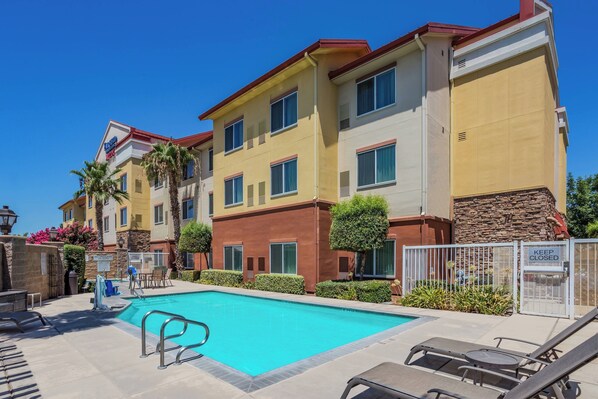 Alberca al aire libre 