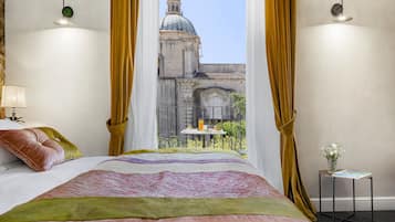 Ropa de cama de alta calidad y minibar