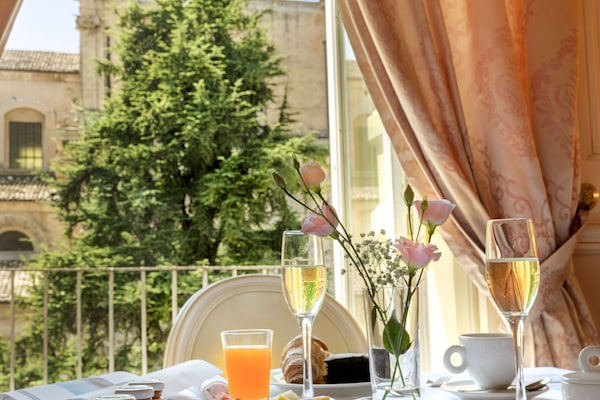 Daily buffet breakfast (EUR 20 per person)