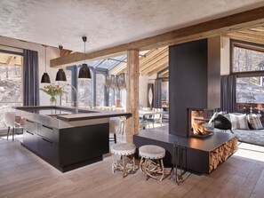 Skylight Loft | Allergitestet sengetøy, Tempur-Pedic-senger, minibar og safe på rommet