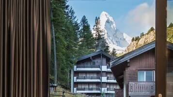 Skylight Loft | Mountain view