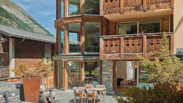 Garden Suite | 4 bedrooms, hypo-allergenic bedding, Tempur-Pedic beds, minibar