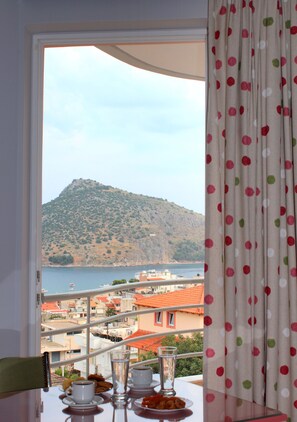 Superior Double Room, Sea View | 1 bedroom, premium bedding, in-room safe, soundproofing - Amaryllis Hotel Apartments (Nafplio)
