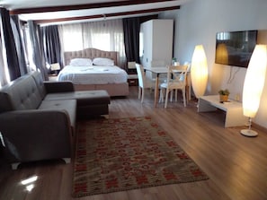 Family Studio, Multiple Beds, Non Smoking, Annex Building