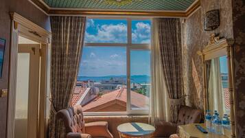 Standardzimmer, 1 Schlafzimmer, Nichtraucher, Meerblick | Dusche im Bad