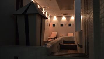 Een Turks bad/hammam, lichaamsbehandelingen, body wraps, body scrubs
