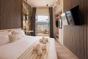 Premium Δίκλινο Δωμάτιο (Double) | Χρηματοκιβώτιο στο δωμάτιο, γραφείο, ηχομόνωση, σίδερο/σιδερώστρα 