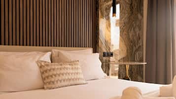 Premium Double Room | In-room safe, desk, soundproofing, iron/ironing board