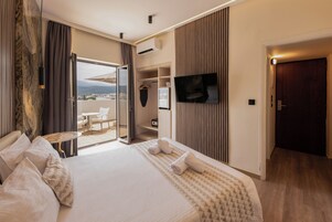 Premium Δίκλινο Δωμάτιο (Double) | Χρηματοκιβώτιο στο δωμάτιο, γραφείο, ηχομόνωση, σίδερο/σιδερώστρα 